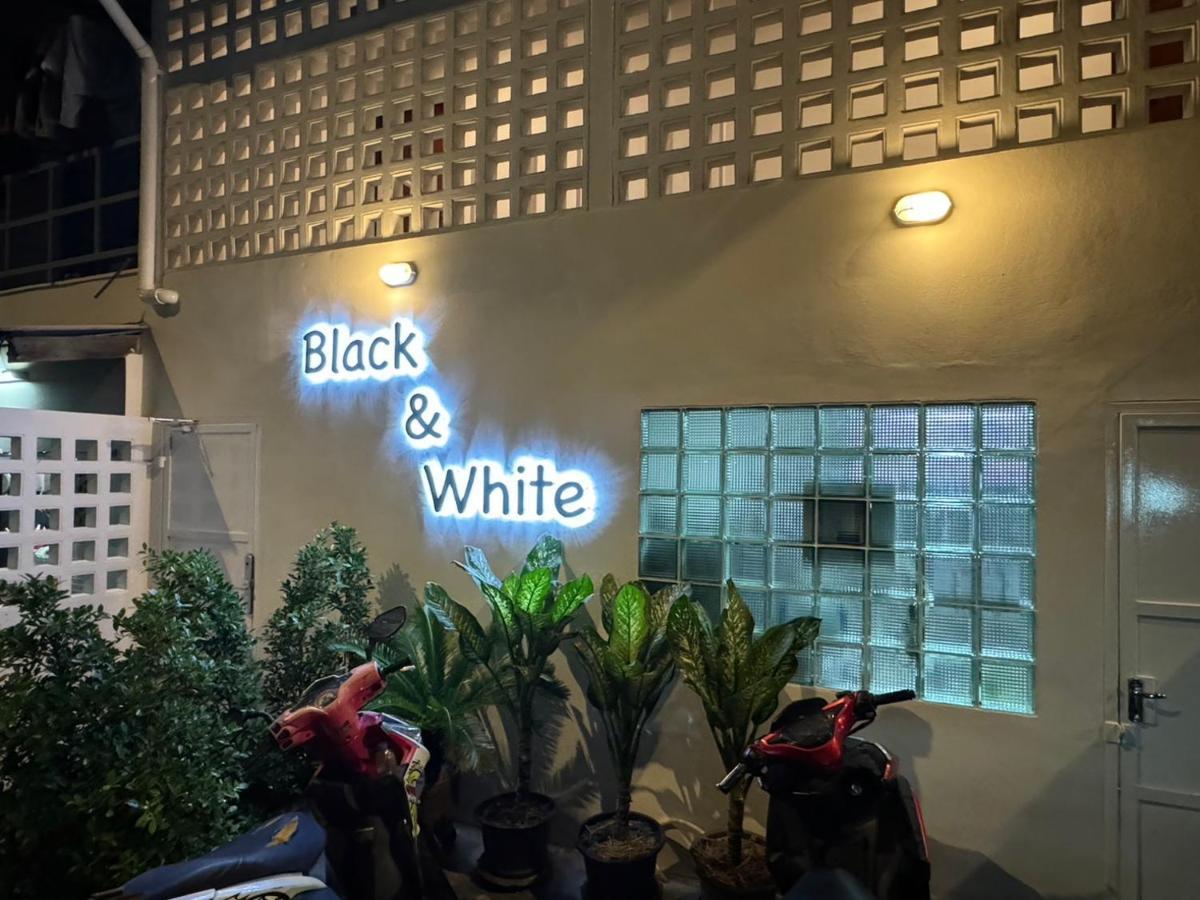 Mr Black & Ms White -Self Check In Accommodation Банкок Екстериор снимка