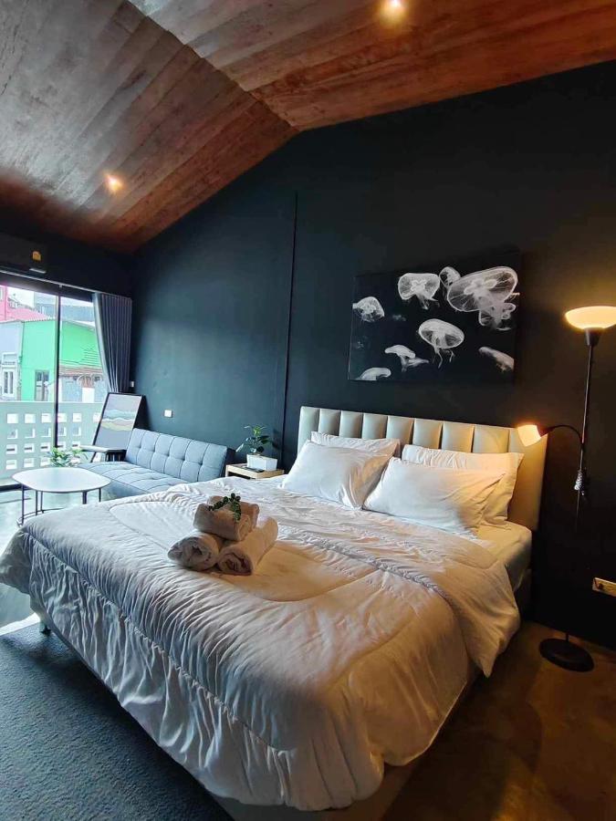 Mr Black & Ms White -Self Check In Accommodation Банкок Екстериор снимка
