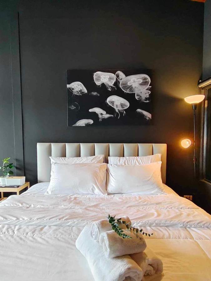 Mr Black & Ms White -Self Check In Accommodation Банкок Екстериор снимка