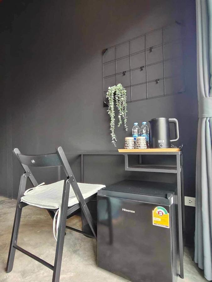 Mr Black & Ms White -Self Check In Accommodation Банкок Екстериор снимка