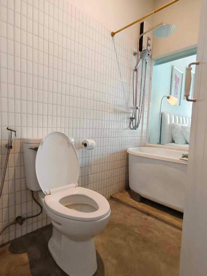 Mr Black & Ms White -Self Check In Accommodation Банкок Екстериор снимка